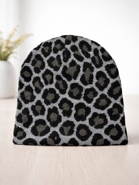 Source Unknown Gray and Black Leopard Knit Beanie
